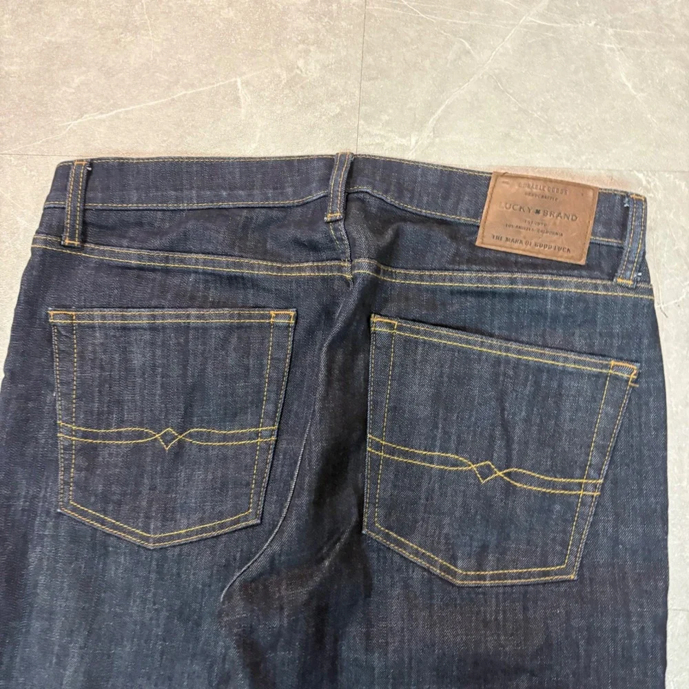 Lucky Brand 363 Straight Leg Jeans Mens 32x30 Dark Wash Indigo Denim Pants